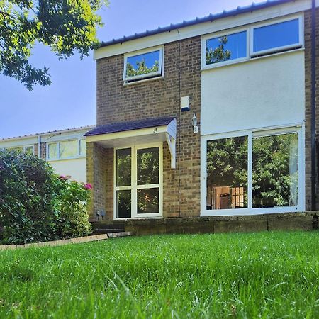 Double Room In Crawley,Gatwick,West Sussex Ifield Екстериор снимка